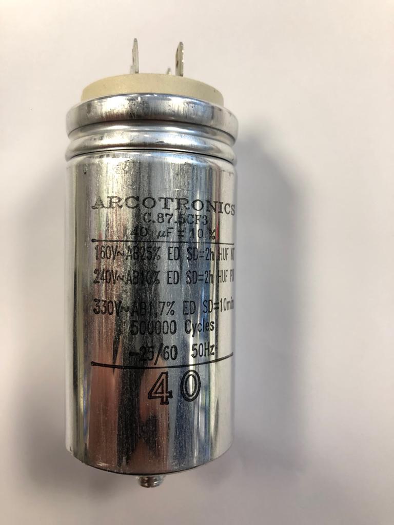 C.87.5CF3 40UF 330VAC 81X40MM STUD